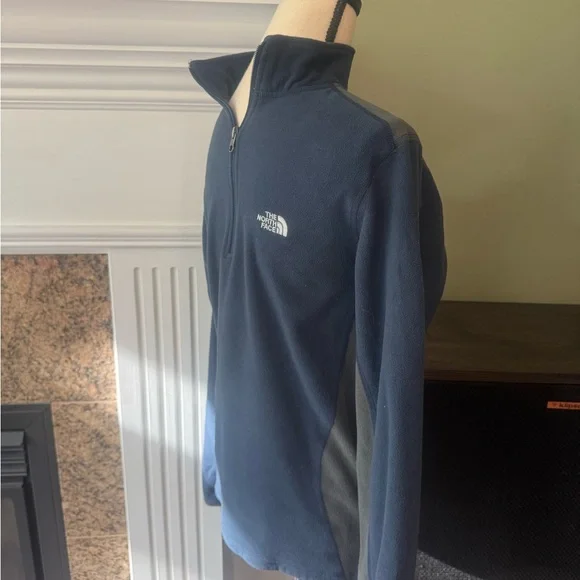 The North Face Dark Blue and Gray Pullover - Picture 2 of 8